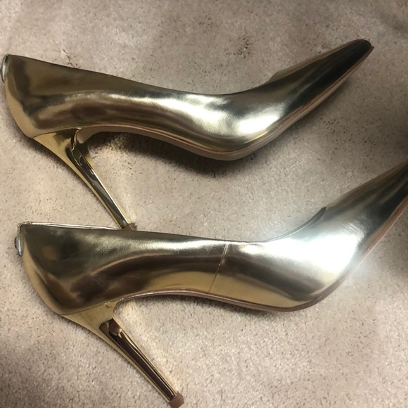 Shoes - Picture 3 of 5